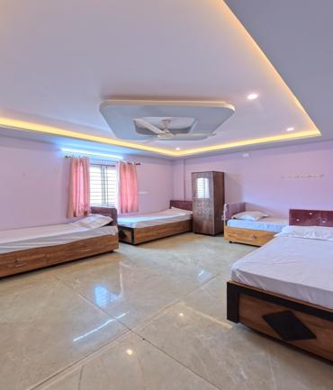 4 Sharing Room